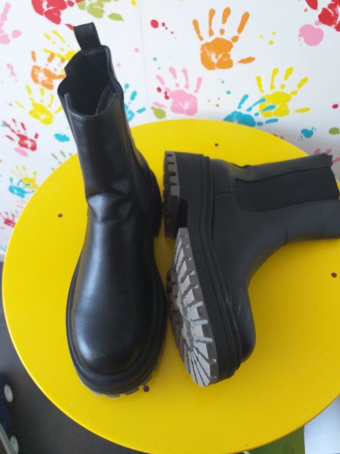 Bottines neuves noires - photo numéro 2