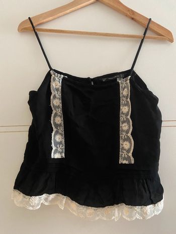 Petit crop top à bretelles noir et dentelle zara