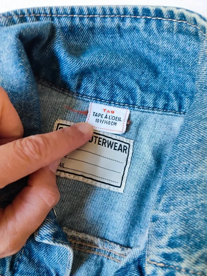 Veste en jean impeccable 10 ans - photo numéro 2