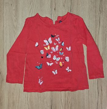 Tee shirt rouge papillons