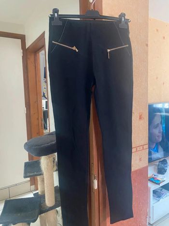Très beau Pantalon femme noir taille 36 en très bon état
