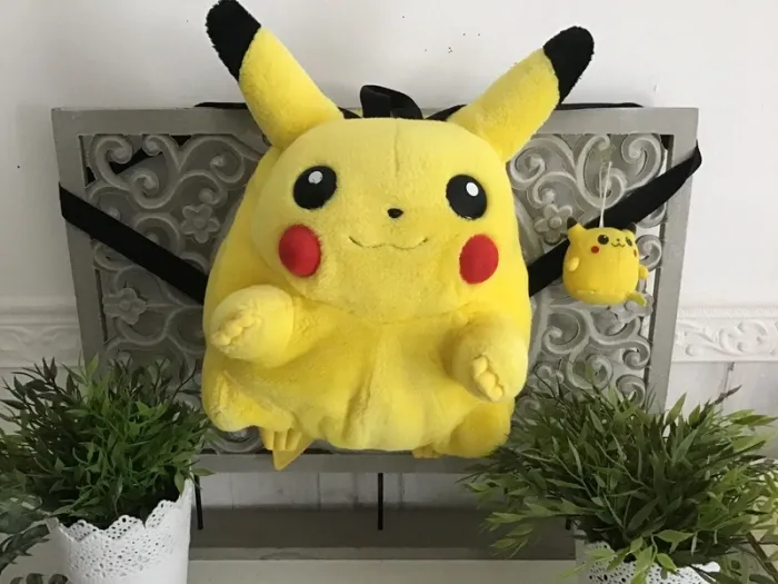 Vintage grand sac à dos pikachu