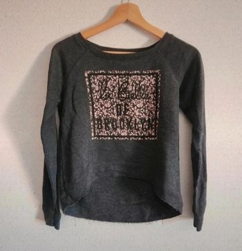 Sweat court femme XS Jennyfer – gris – motif rose – bon état