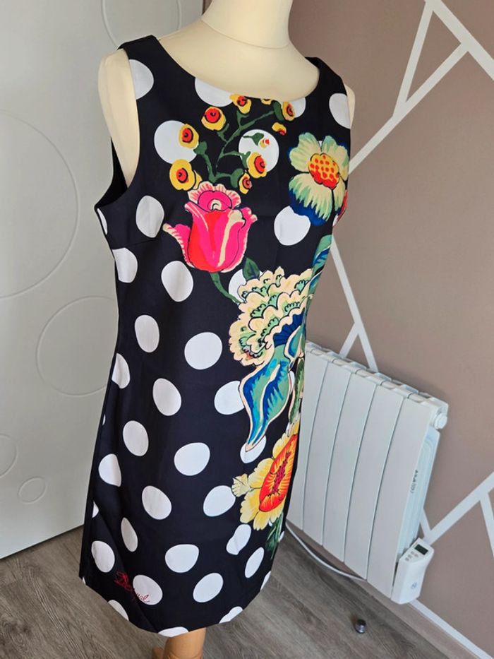 Jolie robe Desigual taille 42 👗 - photo numéro 2