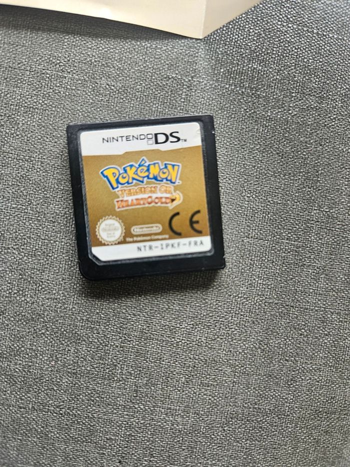 Pokémon version or très bonne état - photo numéro 3