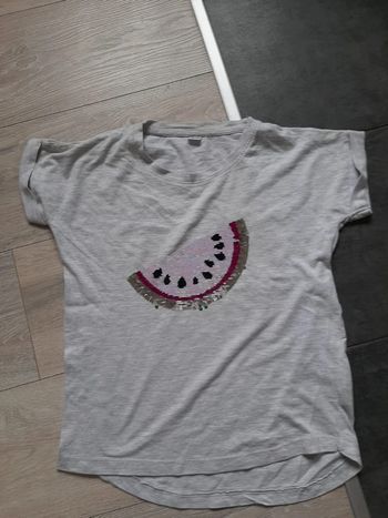 T shirt gris, manches courtes, avec dessin en sequin, 146/153