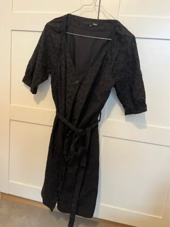Robe dentelle broderie anglaise