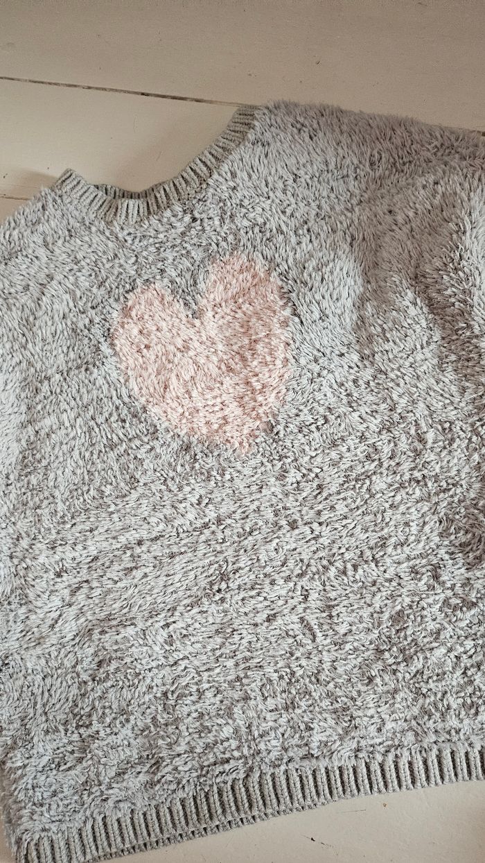Pull Rose et Gris Cœur Okaidi 3 ans - photo numéro 2