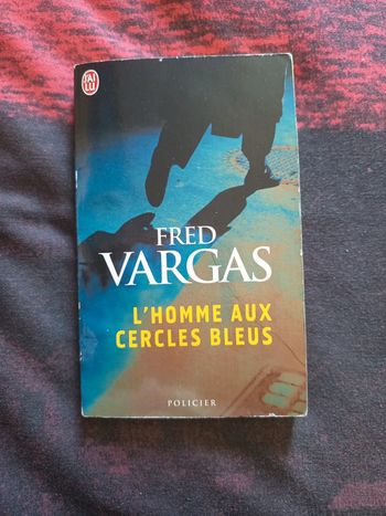 Livre l'homme aux cercles bleus