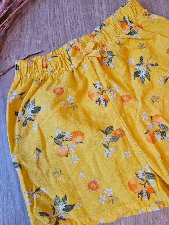 Short jaunes lc waikiki 4/5 ans - photo numéro 4
