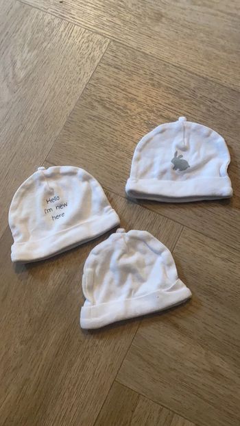 Bonnet bébé neufs