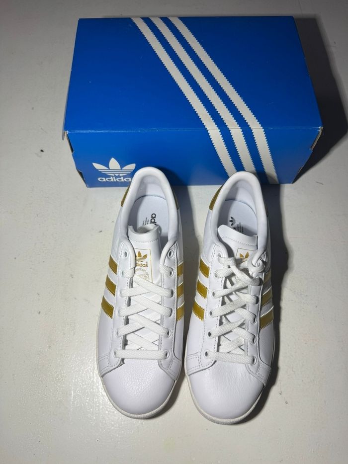 Adidas blanches dorées T38 neuves - photo numéro 2