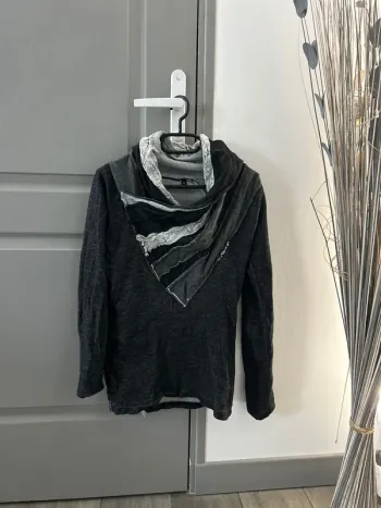 Pull desigual