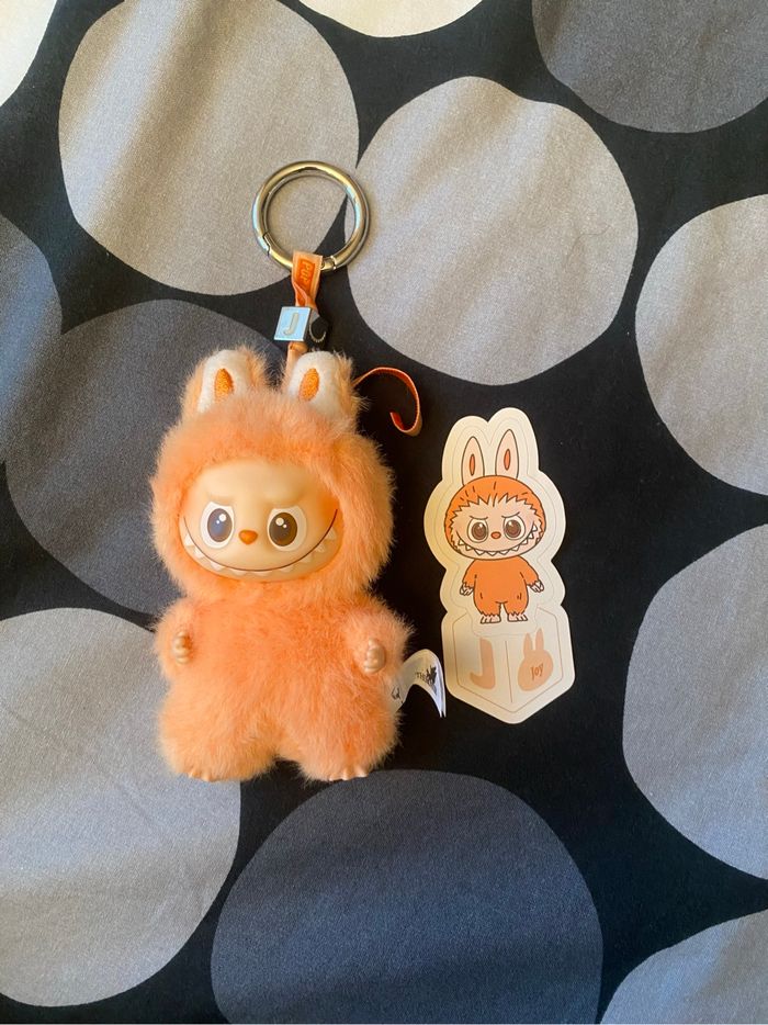 Labubu pin for love - photo numéro 4