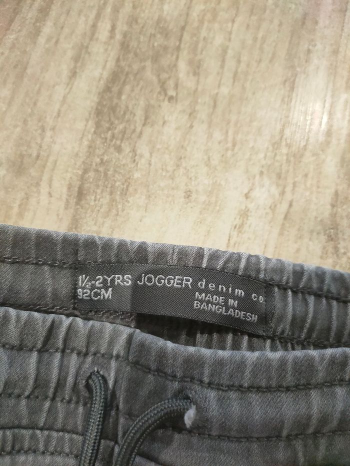 Jeans Jogger jogpant garçon 18 24 mois Primark - photo numéro 2