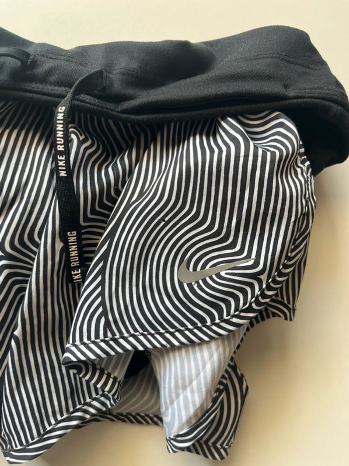 Mini short de sport Nike XS femme - photo numéro 2