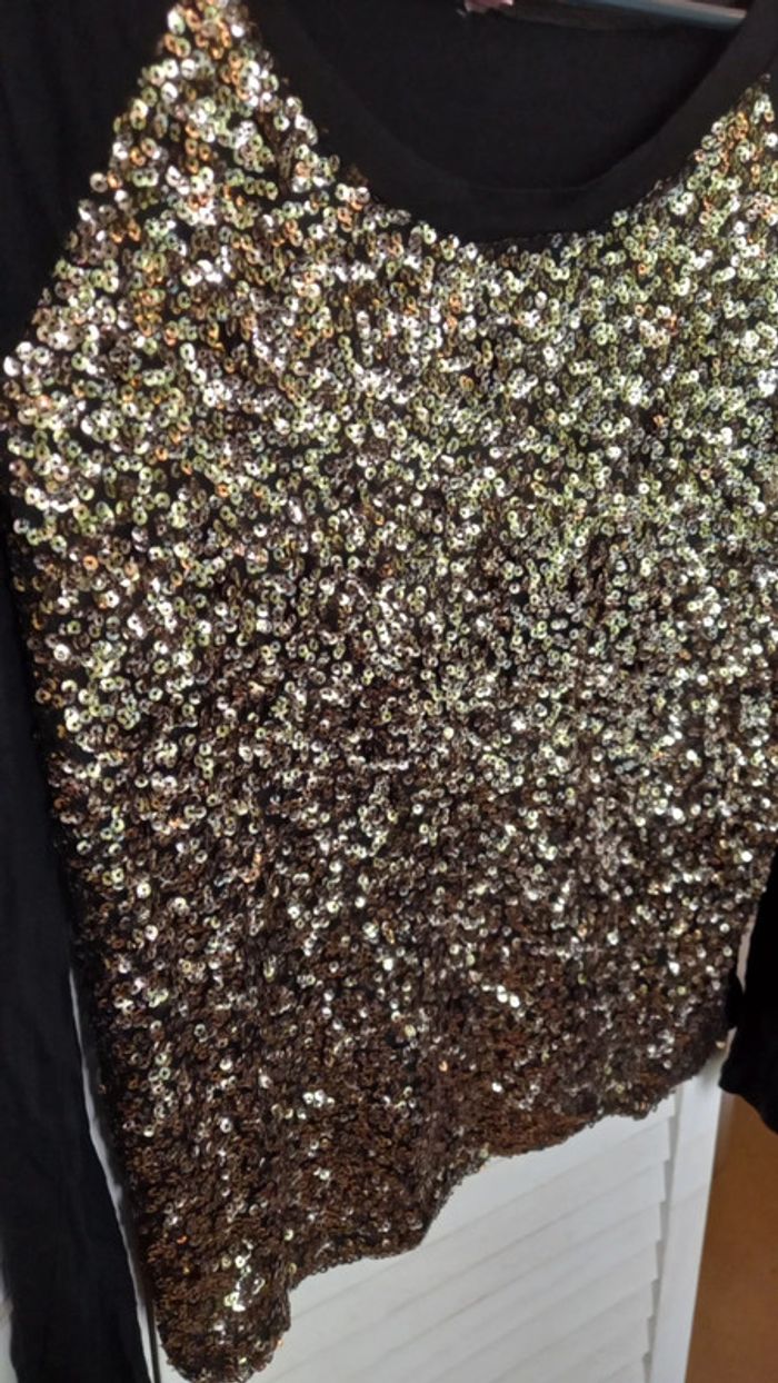 Haut manche s longues - noir et doré brillant Taille : S/M - photo numéro 2