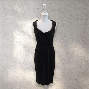 Robe longue sans manche près du corps taille S