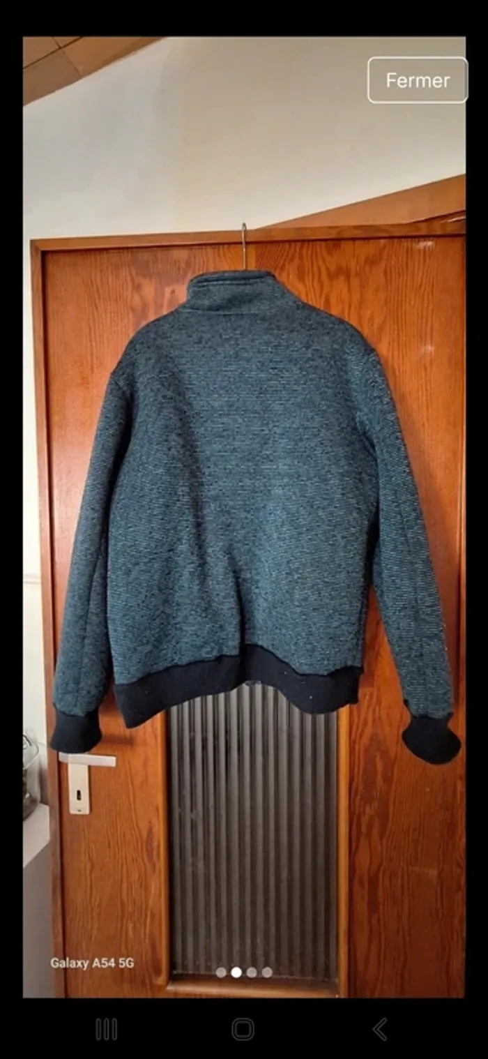 Pull Polar Active touch L
Pas de tâches ni de teous seulement des bouloches - photo numéro 2