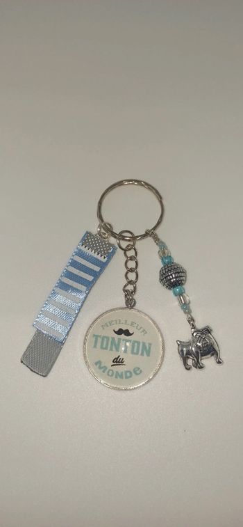 Cadeau tonton, porte clé message " meilleur tonton du monde"