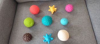 Lot de 9 balles sensorielles
