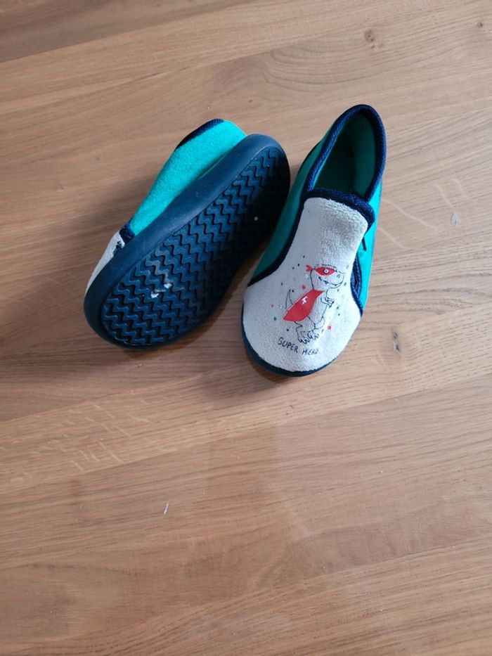 Chaussons pointure 24 - photo numéro 2