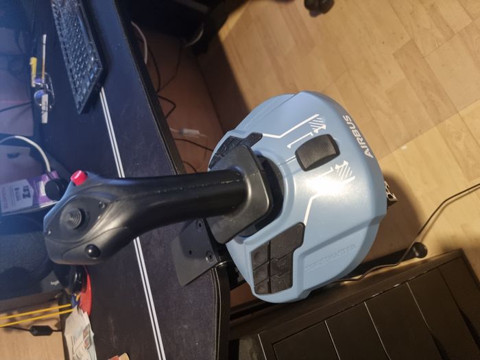 Set up Thrustmaster TCA Officer Pack + Quadrant Add-on Airbus Edition + Pro Flight Rudder Pedals... - photo numéro 7