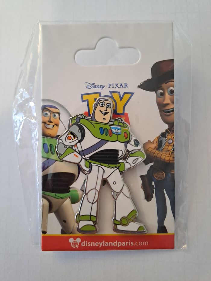 Pin's disney Buzz L'éclair