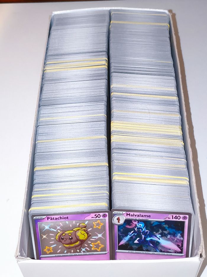 Lot de 100 cartes Pokémon VF en très bon état