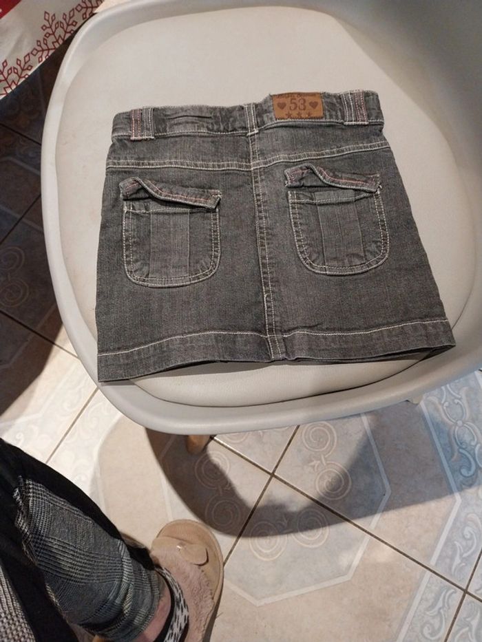 Jupe noire - photo numéro 2