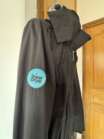 Veste Superdry Windcheater noire et turquoise