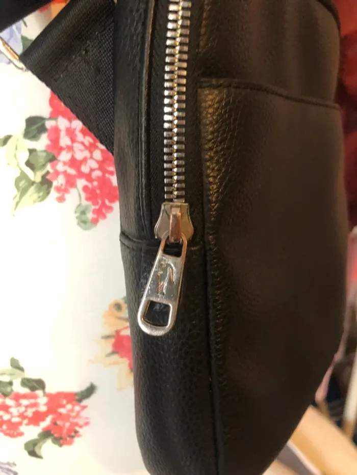 Sacoche Lacoste similicuir - photo numéro 5