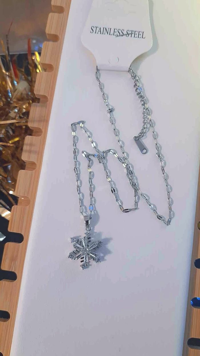 Bijoux Noël |Collier Flocon de Neige Argenté – Neuf - photo numéro 2