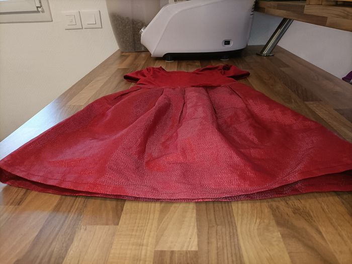 Robe de fête rouge pailletées 5 ans - photo numéro 5