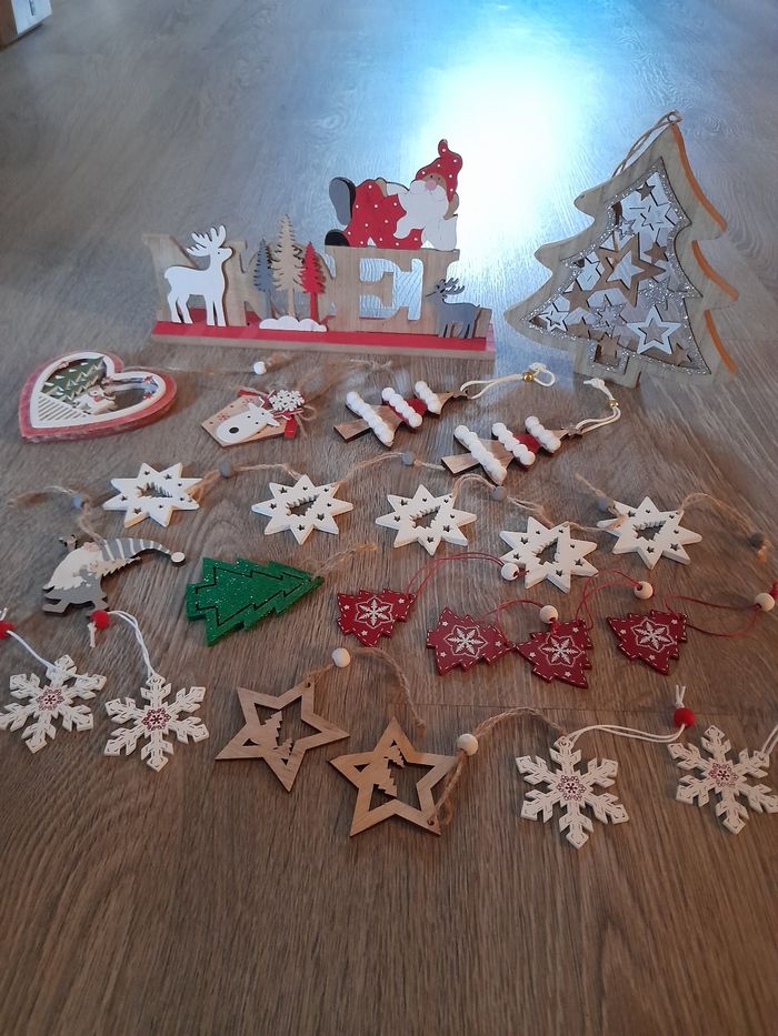 Lot de 23 pièces en bois décoration sapin de Noël