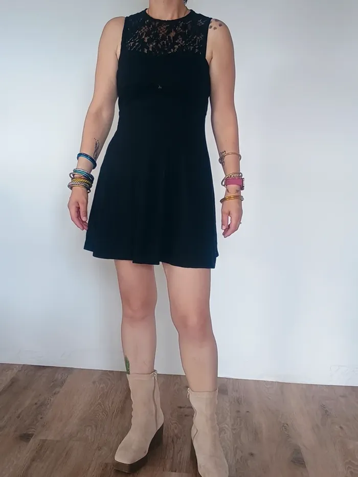 superbe petite robe noir courte S - photo numéro 2