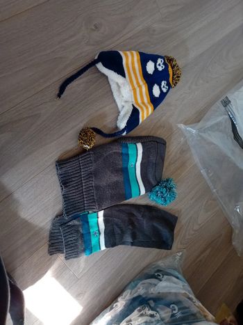 Cagoule echarpe et bonnet