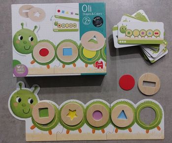 Jeu Oli shapes & colors 2+