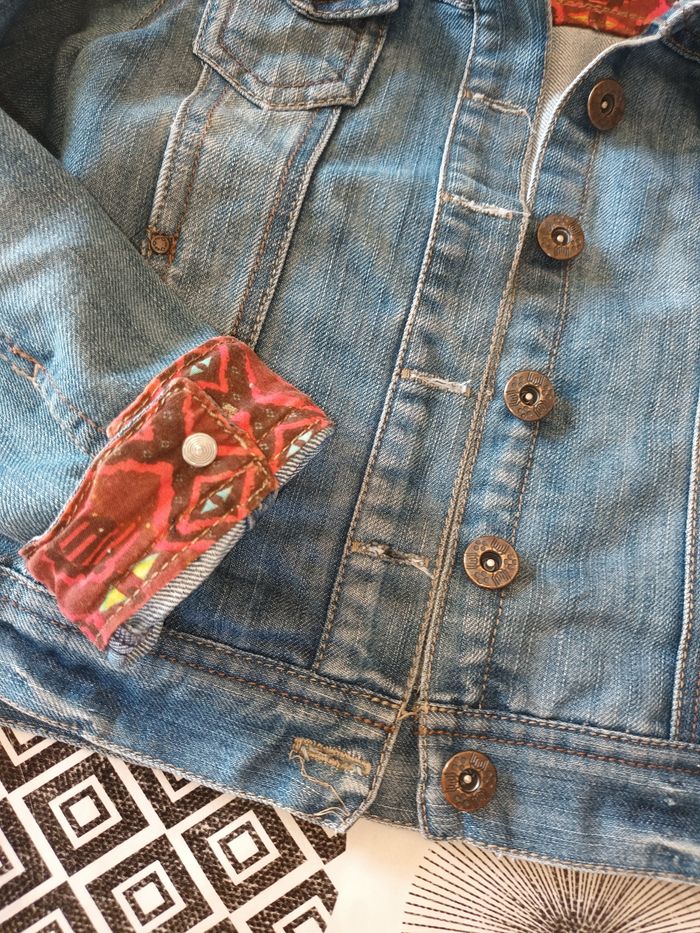 Blouson en jeans 👧 taille 6 ans comme neuf - photo numéro 2