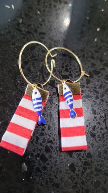Boucles d'oreilles poissons et tissus à rayures 