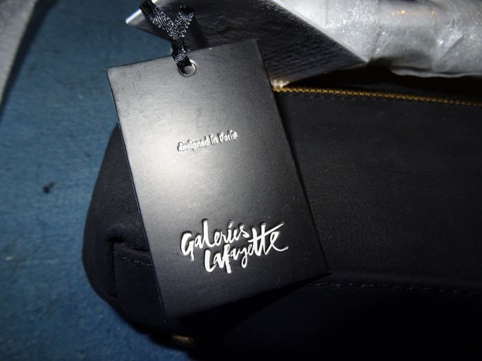 Pochette noire Galerie Lafayette neuve - photo numéro 2