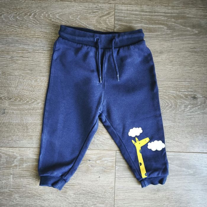 Jogging bleu marine motif girafe