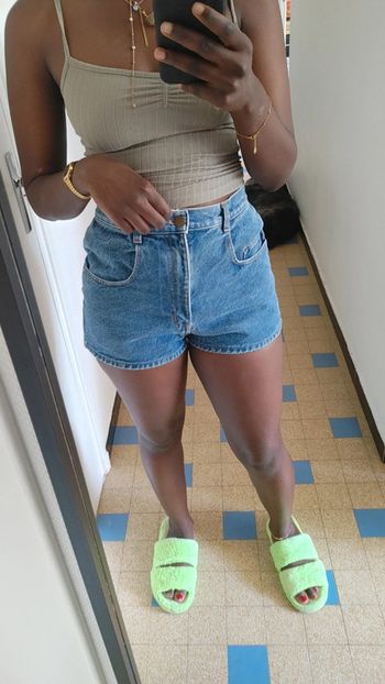 Mini short en jeans vintage brut taille haute
