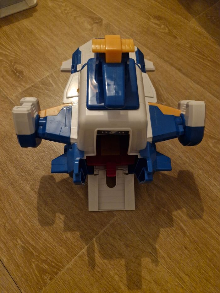 Avion aéroport superwings - photo numéro 3