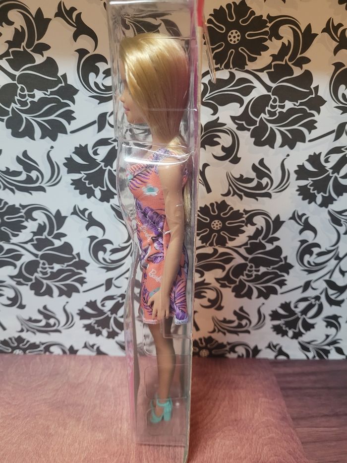 Poupée barbie robe fleurs 🌸  neuve - photo numéro 4