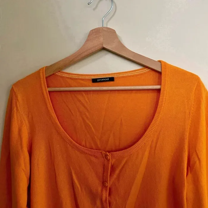 Gilet fin orange Promod T38-40, col rond, manches 3/4, maille légère boutonnée V030 - photo numéro 2