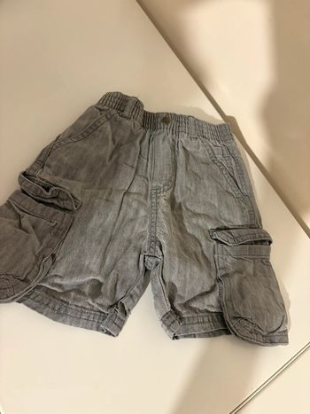 Short gris avec poche