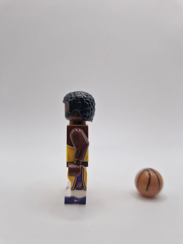 Figurine type lego Joueur de Basket LeBron James - photo numéro 3