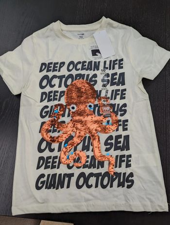 Tee-shirt manches courtes avec sequins 10 ans neuf