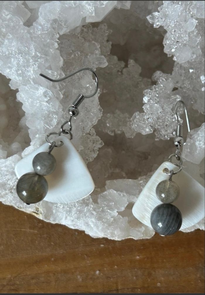 Boucle d’oreille en labradorite naturelle - photo numéro 4